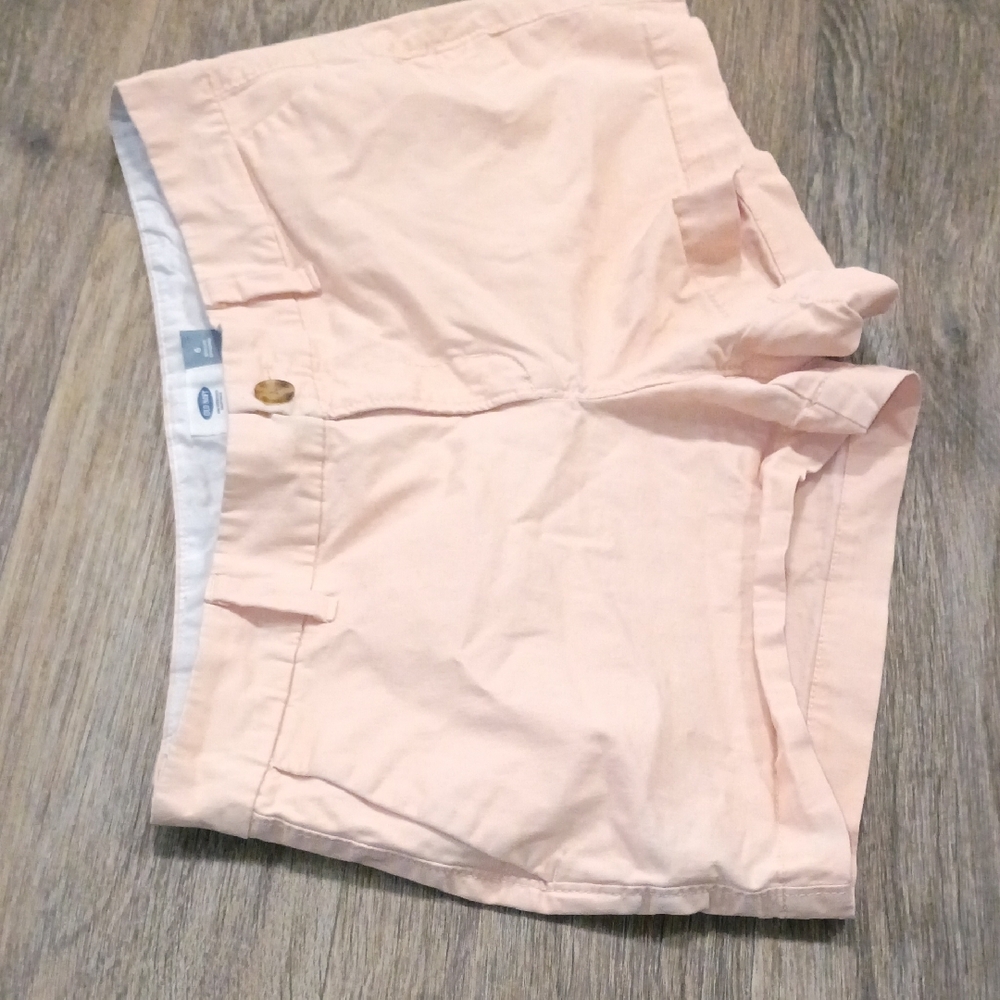 Old Navy Women's Soft Pink Bermudas - Picture 4 of 6